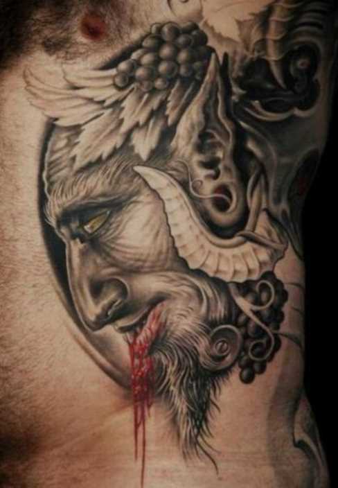 Tatuagem nas costelas cara - diabo