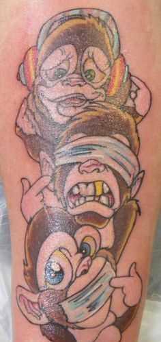 Tatuagem no antebraço cara - três macacos