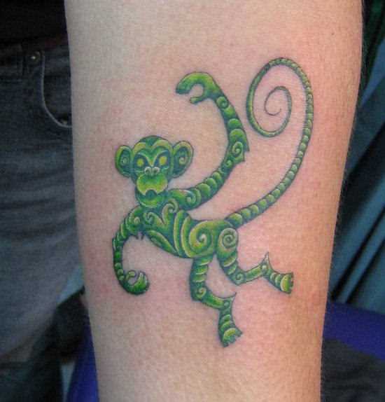 Tatuagem no antebraço para o homem - macaco verde