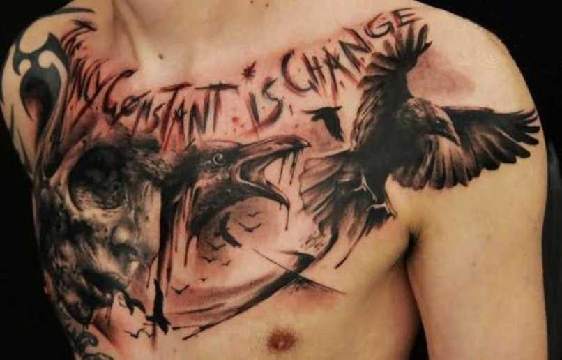 Tatuagem no peito de um cara - de corvos