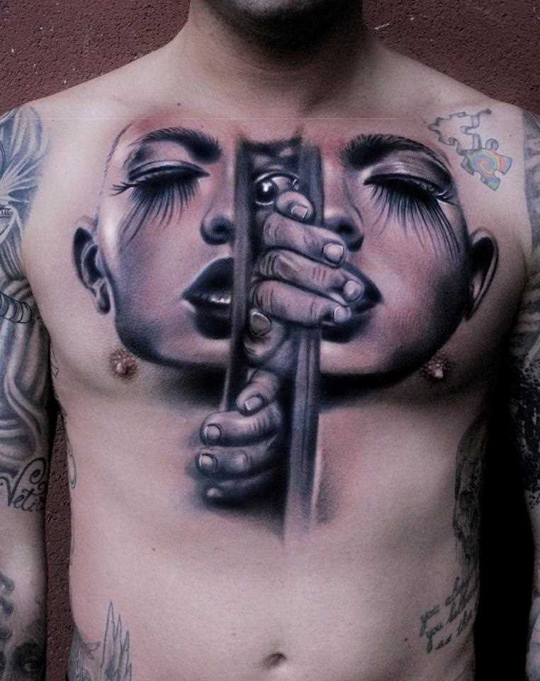 Tatuagem no peito de um cara em estilo 3d