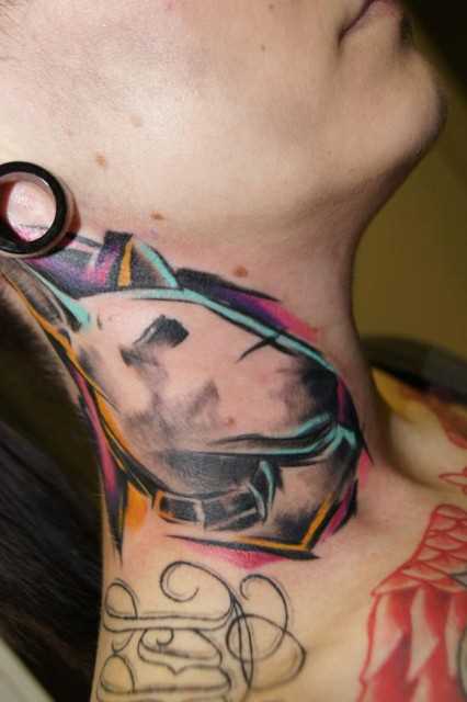 Tatuagem no pescoço de um cara - de- cão