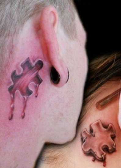 Tatuagem no pescoço de um menino e uma menina - quebra-cabeças