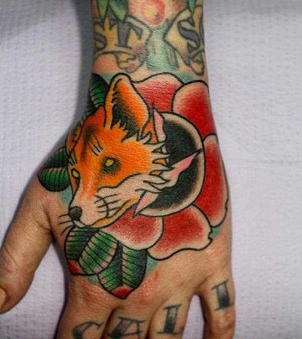 Tatuagem no pincel cara - de- raposa
