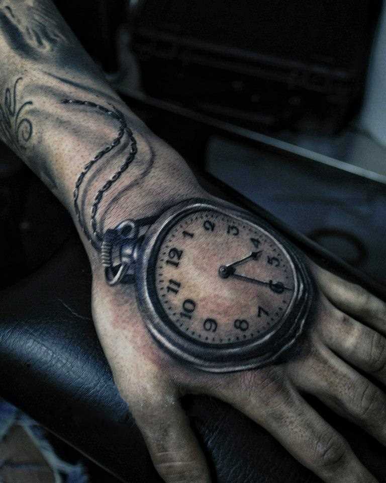 Tatuagem no pincel meninas - relógio de bolso