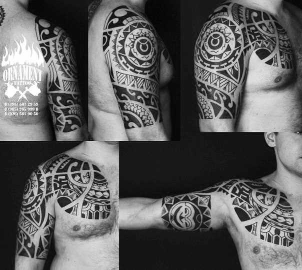 Tatuagem no poder polinésia no ombro do cara