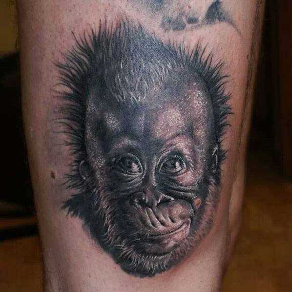 Tatuagem no quadril para o homem - macaco