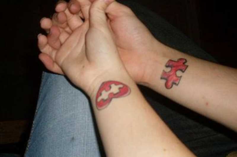 Tatuagem nos pulsos meninas quebra - cabeças