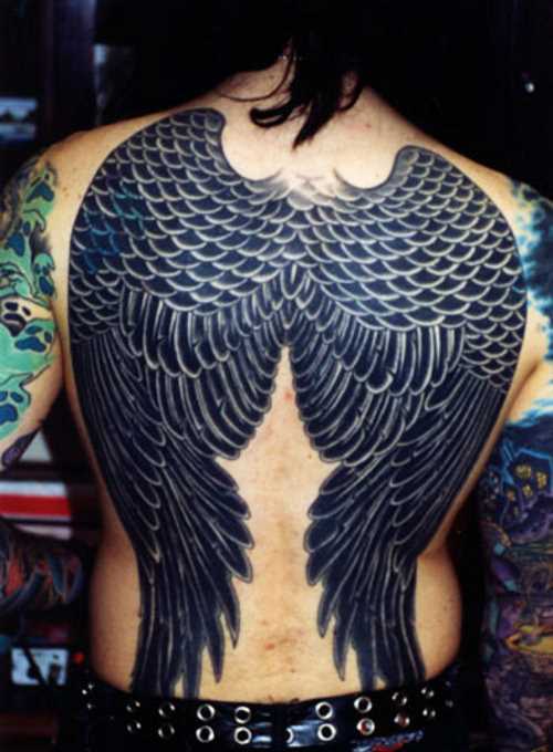 Tatuagem que a menina nas costas - negras asas