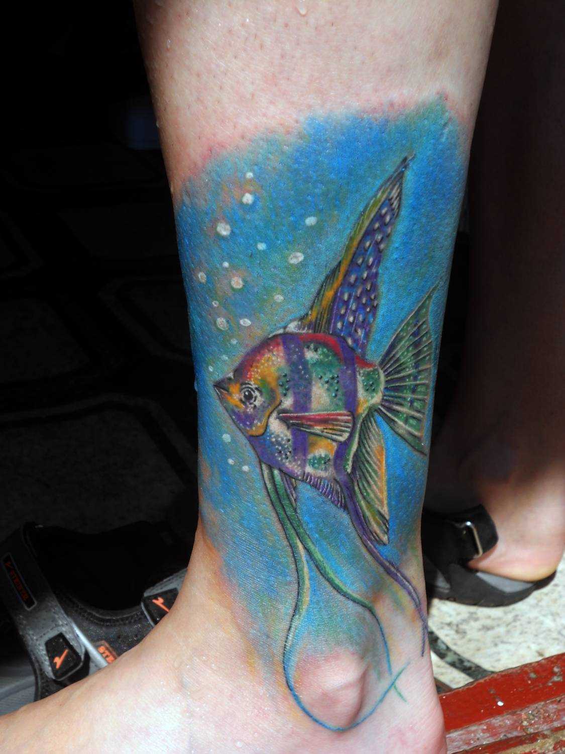 Tatuagem t menina - peixe