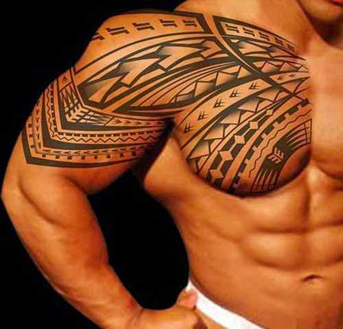 Tatuagem tribal no peito de um cara - padrões