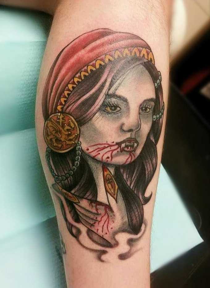 Tatuagem vampiro sobre a perna de um cara