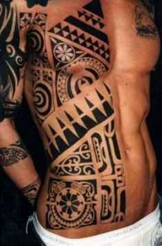 Tribal tatuagem nas costelas cara - étnicas padrões