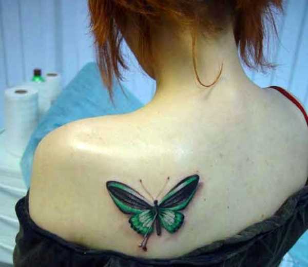 Tatuagem blade menina - borboleta com a agulha